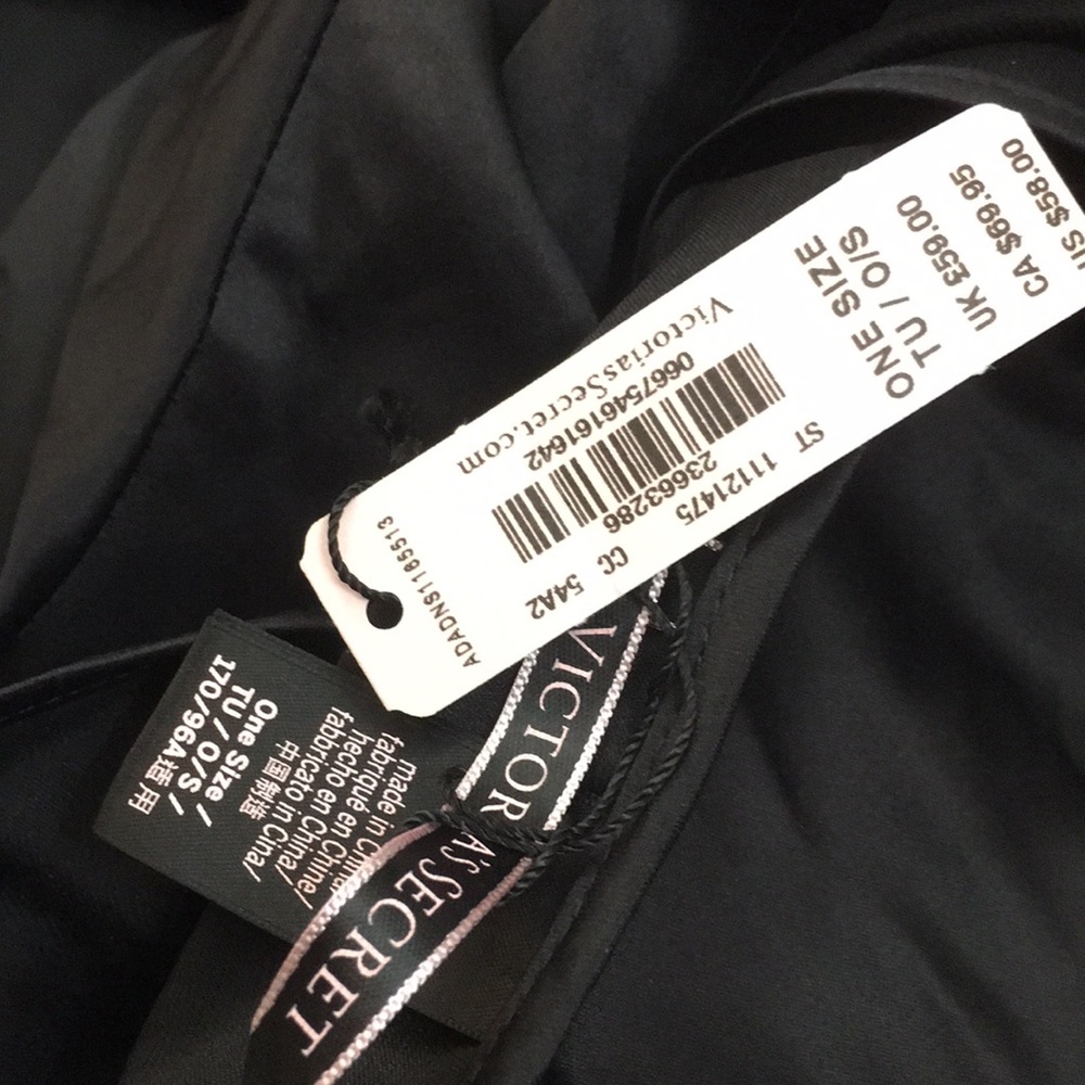 SALE 🎉VICTORIA SECRET ROBES  ONE SIZE FIT ALL - Picture 7 of 7